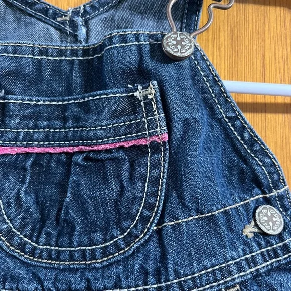 Vintage OshKosh B’gosh Girl’s Pink Snowflake Embroidered Denim Overall Dress - Picture 6 of 12